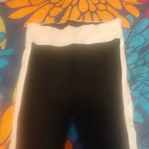 Black crop leggings